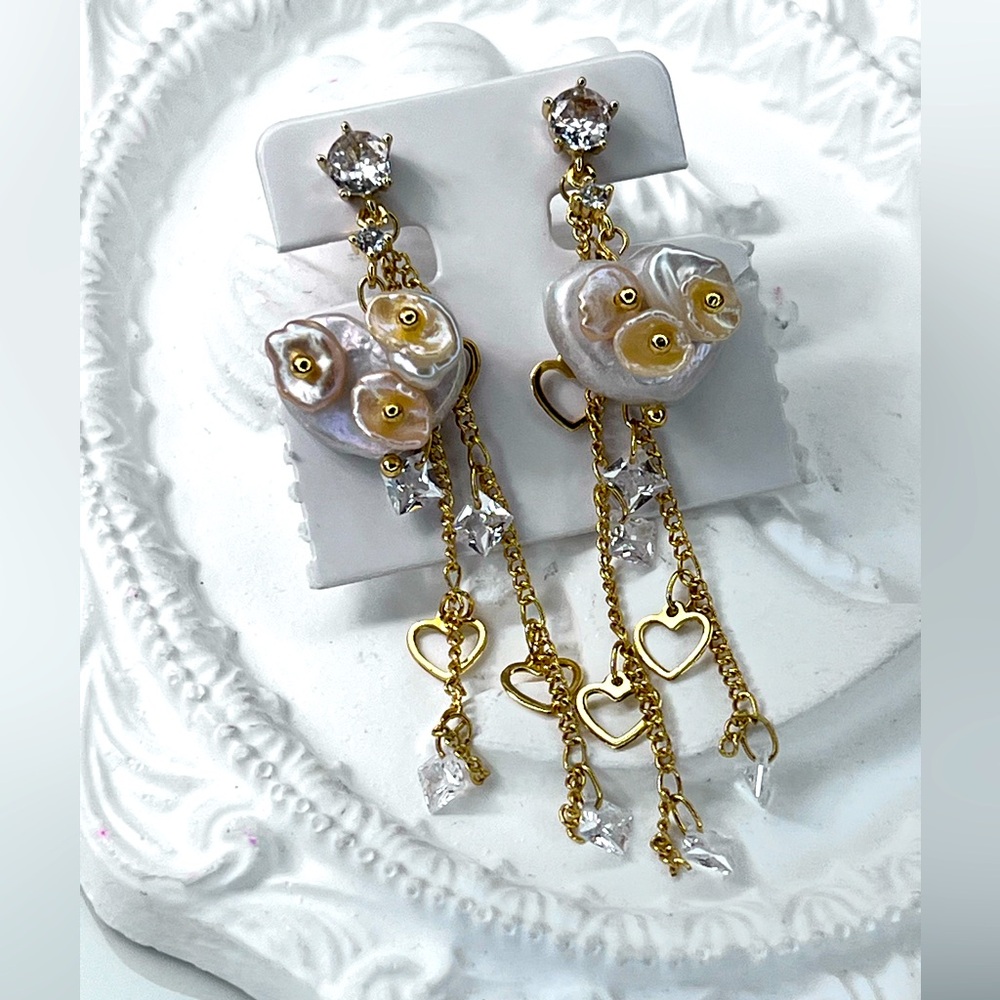 Handmade Freshwater Heart ❤️ Baroque Pearl Flower 🌺 Earrings S925 SS Posts - Picture 2 of 3